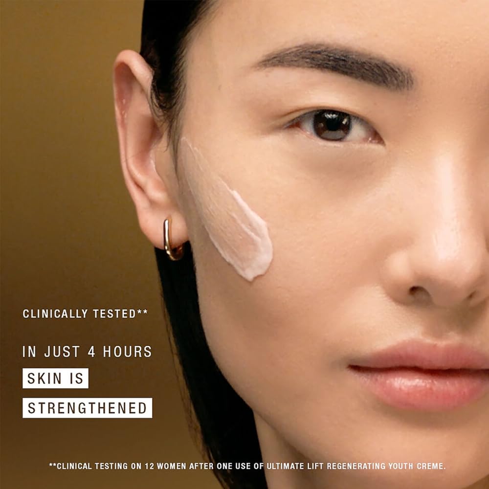 Skin looks visibly lifted with Estée Lauder Re-Nutriv